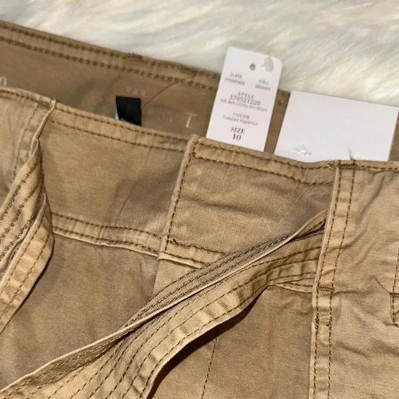 White House Black Market Tan Shorts - Picture 2 of 11